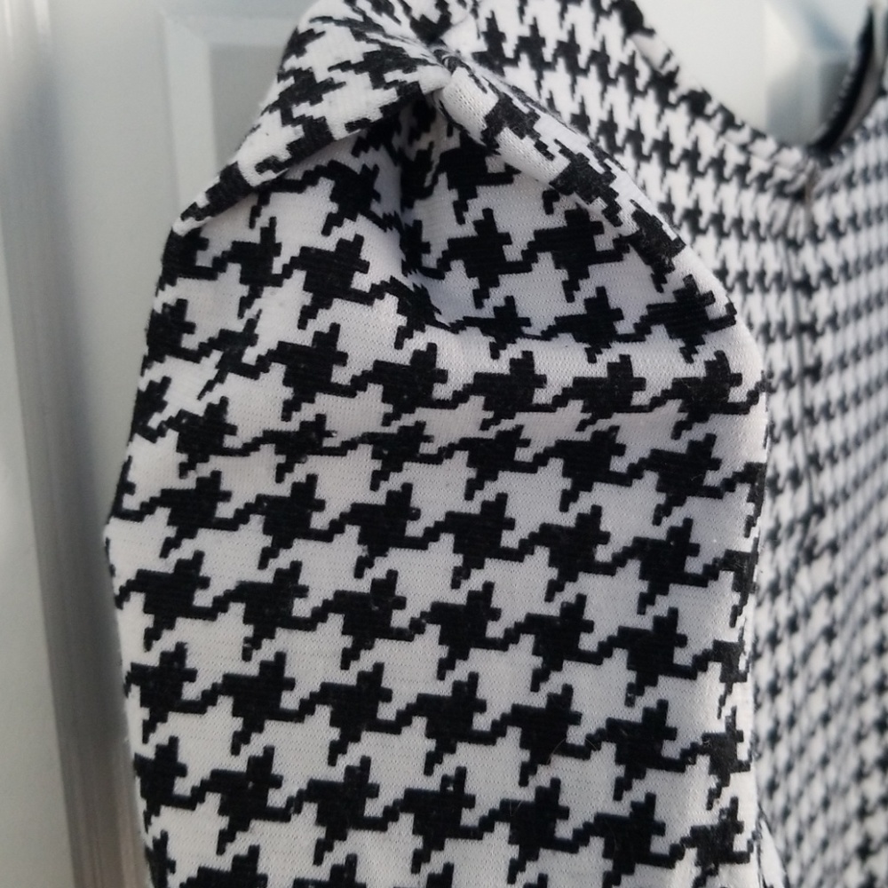 Shirt - Picture 3 of 4
